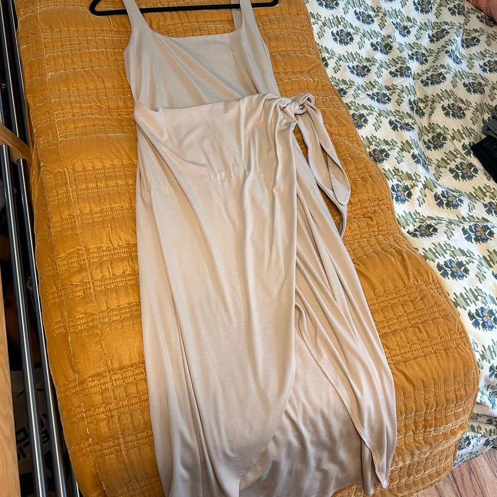 ✨ Aritzia Wilfred Saturn Maxi Dress Wrap Dress, Size Large in Cream - Picture 2 of 5